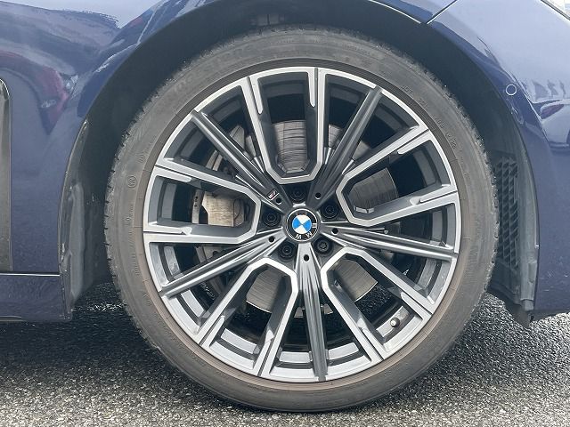 750i xDrive Sedan
