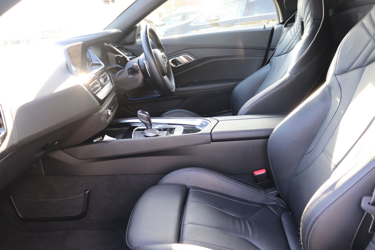 G29 z4 sDrive20i RHD