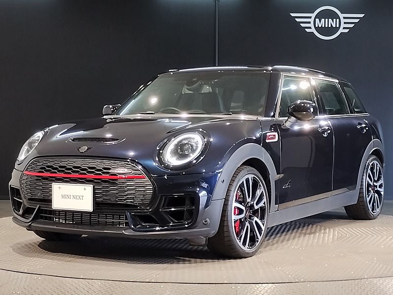 THE MINI JOHN COOPER WORKS CLUBMAN.