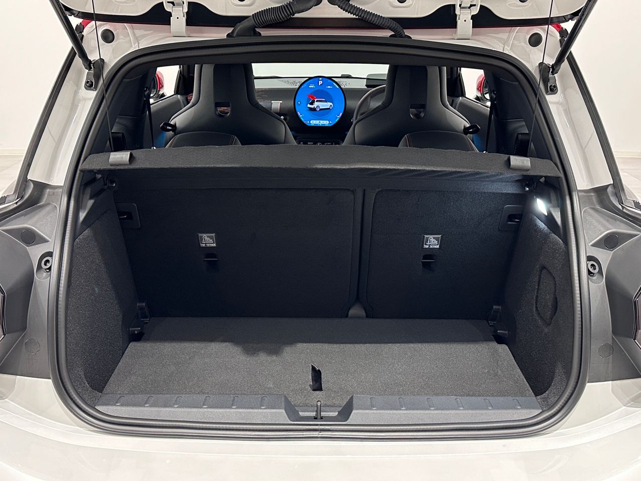 J01 MINI Cooper SE