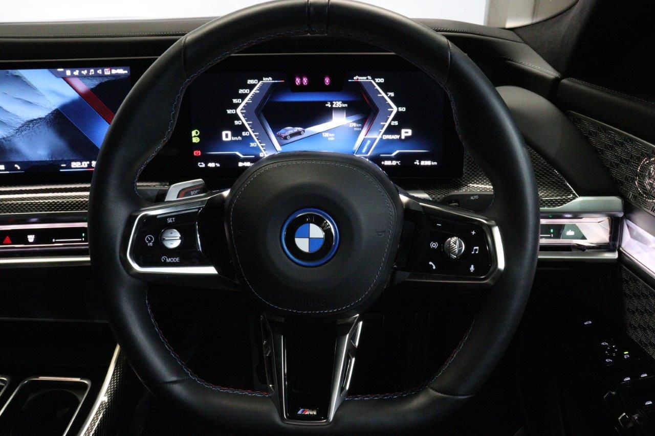 BMW i7 M70 xDrive Sedan RHD