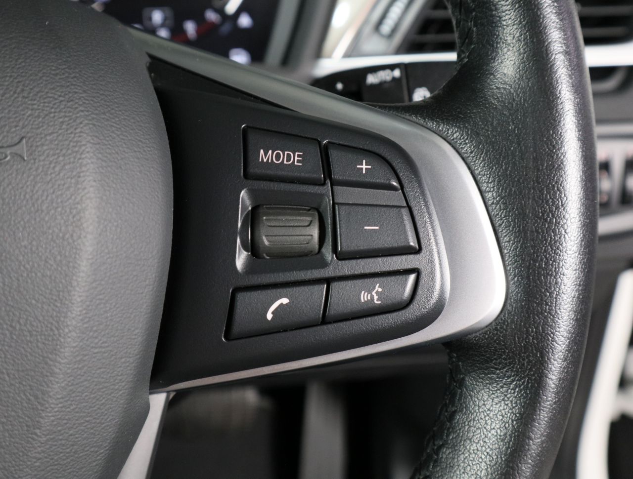 X1 sDrive18i RHD