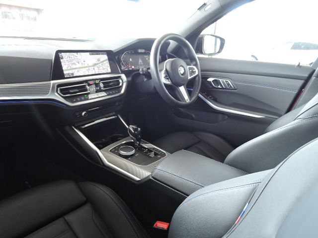 G20 320d xDrive RHD Saloon