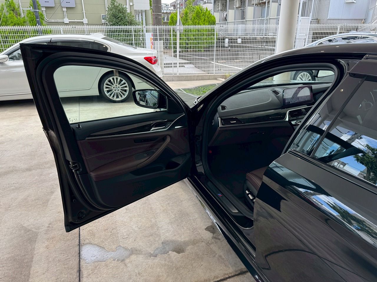 530e Sedan RHD
