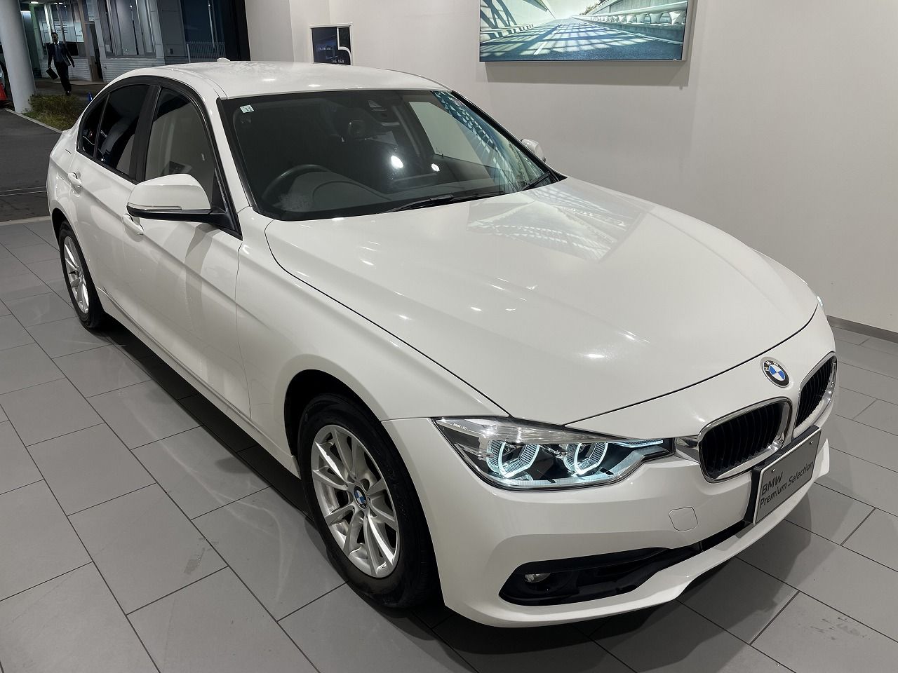 320D SEDAN RHD