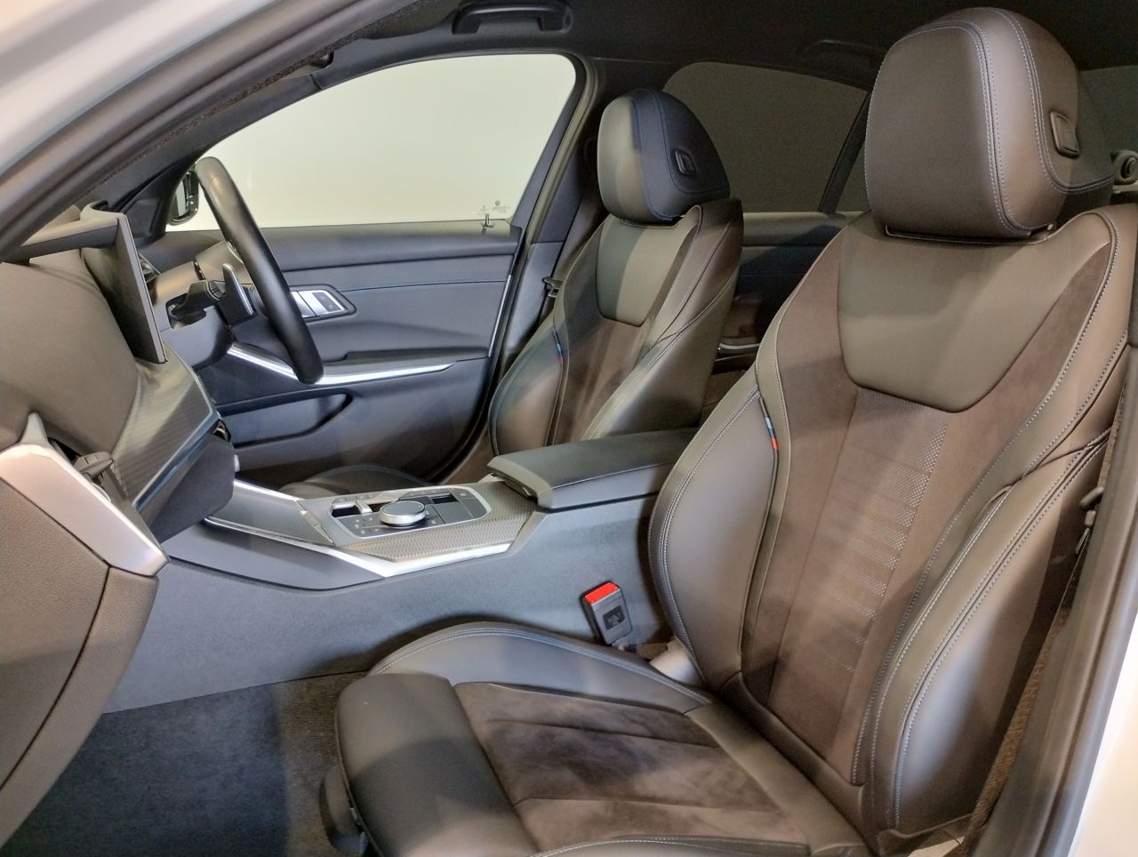 G20 320i Saloon LCI RHD MX