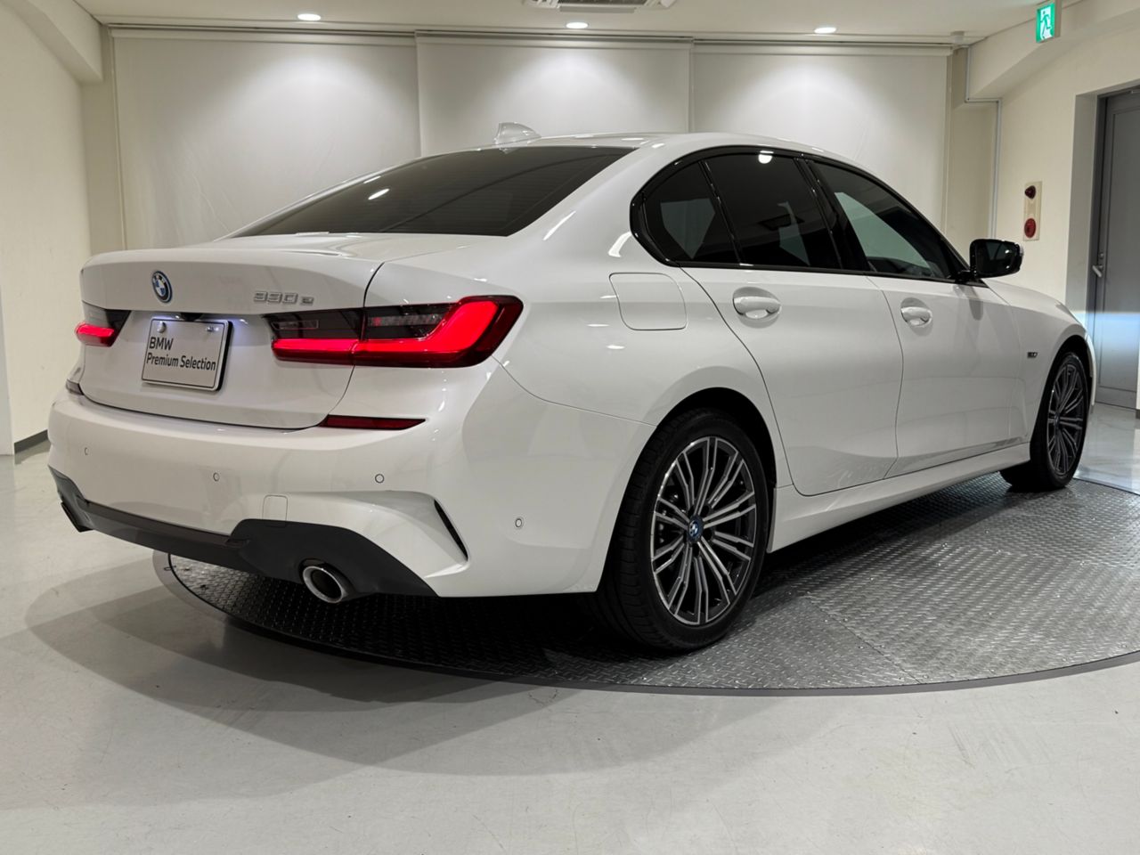 G20 330e Saloon RHD MX