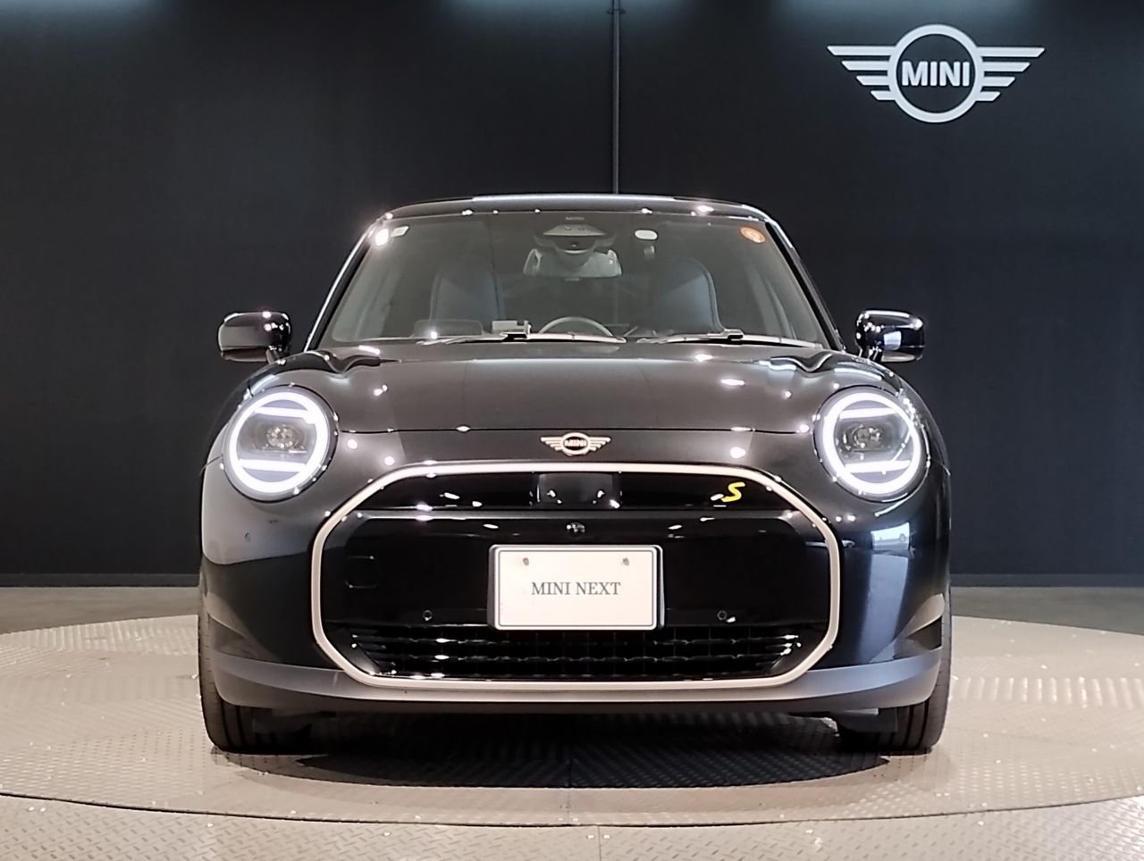 J01 MINI Cooper SE