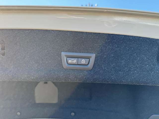 320d xDrive Berline RHD