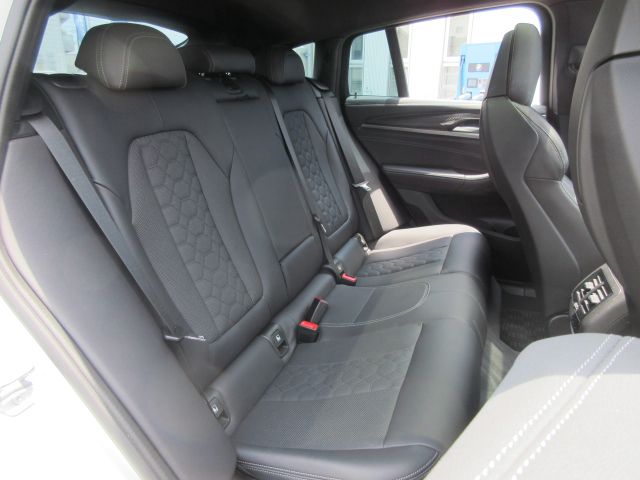 X4 M RHD