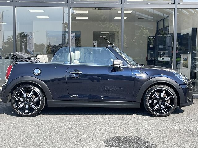 MINI Cooper S Convertible RHD