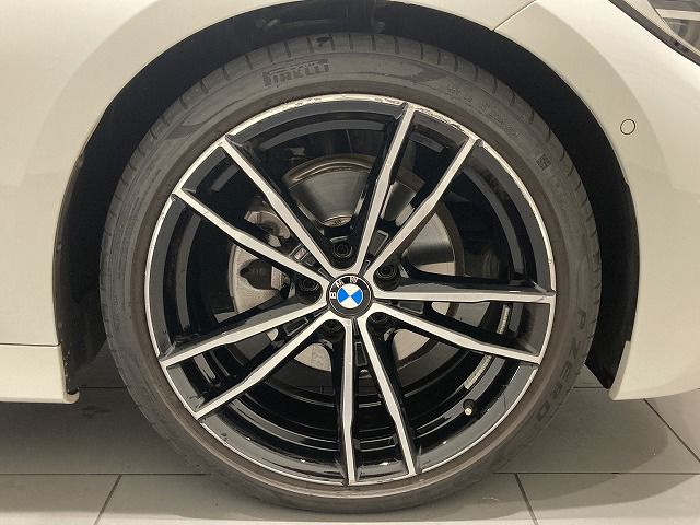 G20 320d xDrive RHD Saloon