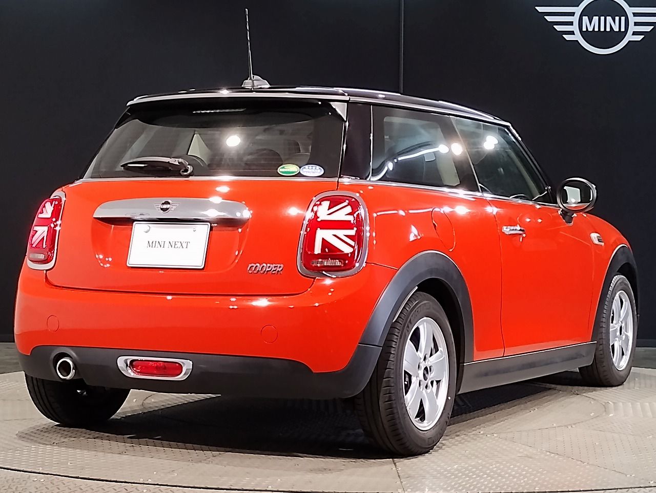 F56 MINI Cooper 3-Door Hatch LCI