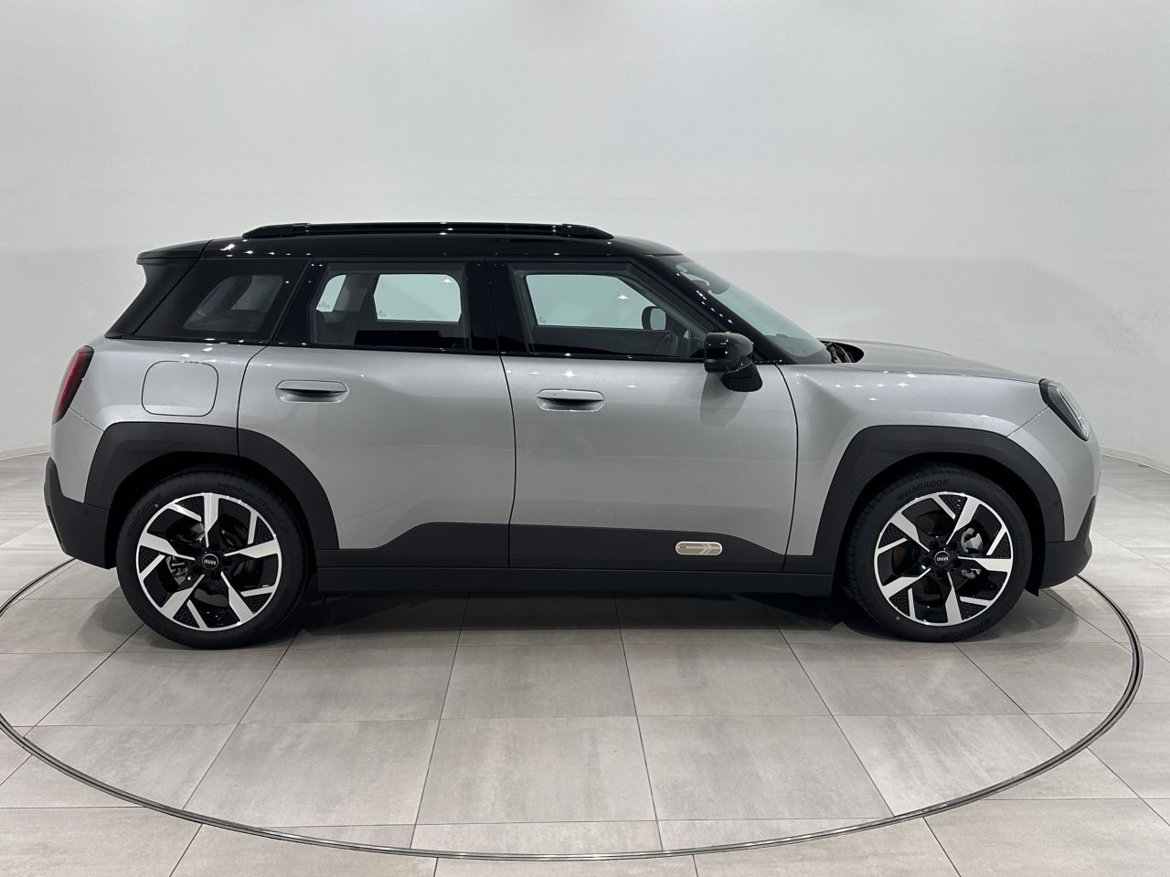 J05 MINI Aceman E