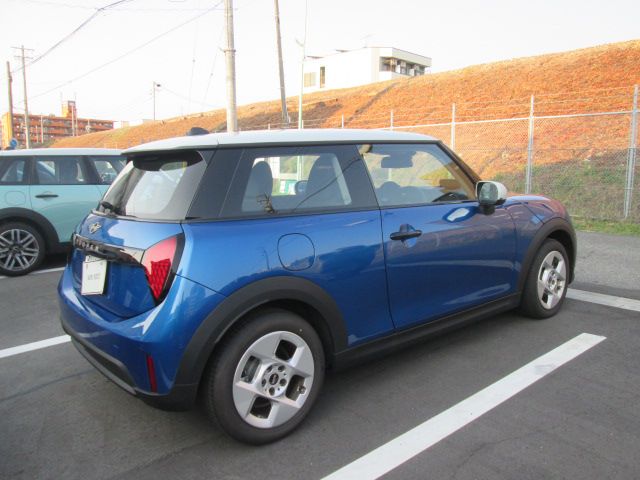 F66 MINI Cooper C 3Dr