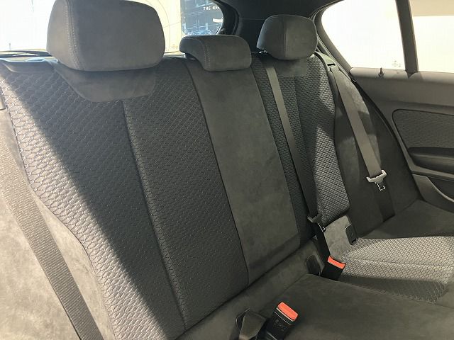 118D 5DOOR RHD
