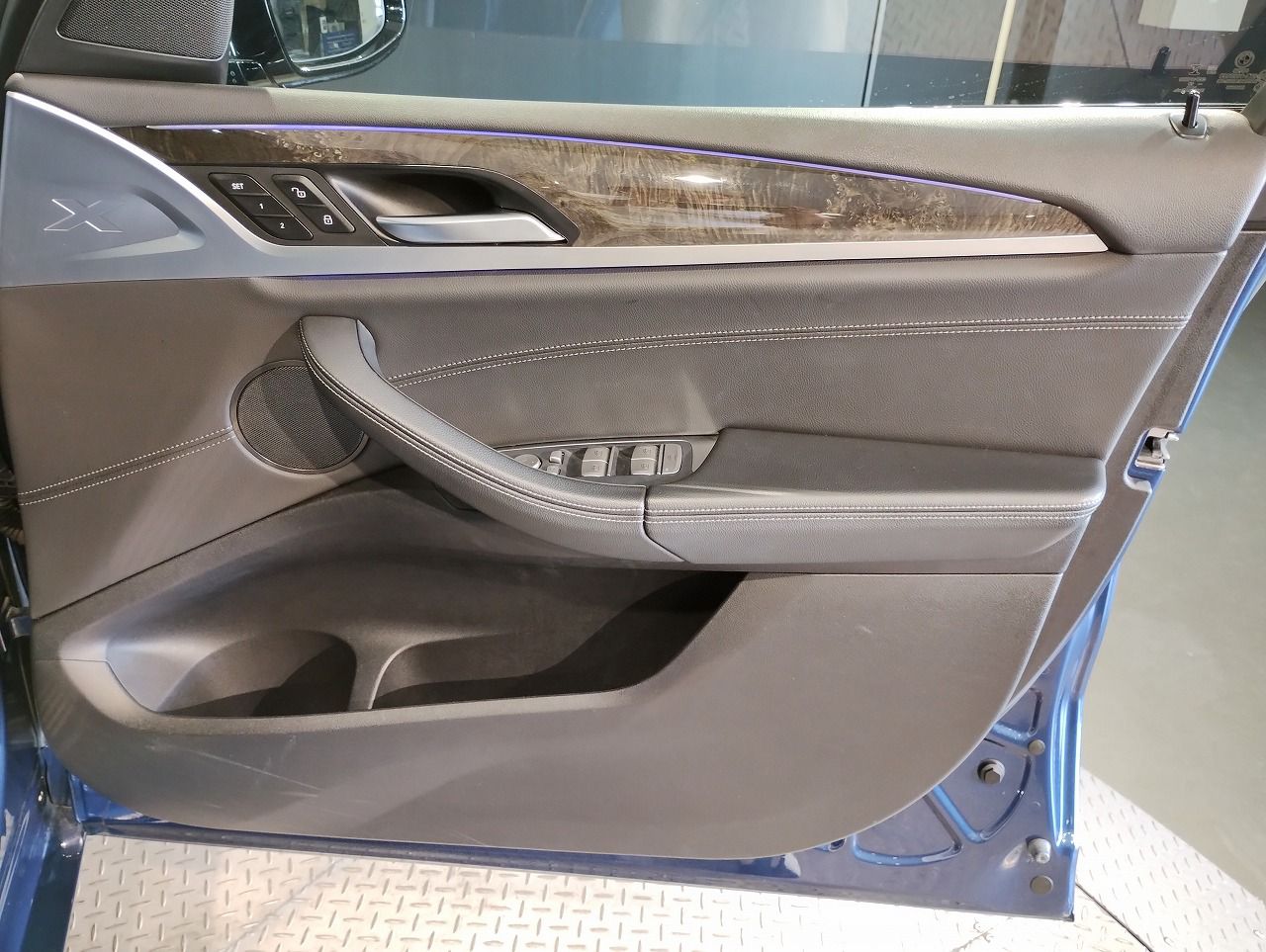 X3 20D