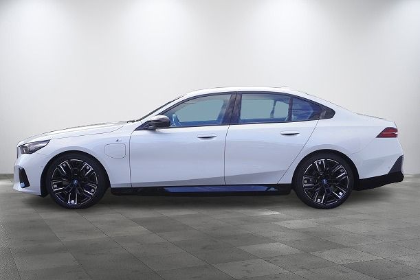 BMW i5 M60 xDrive Sedan RHD