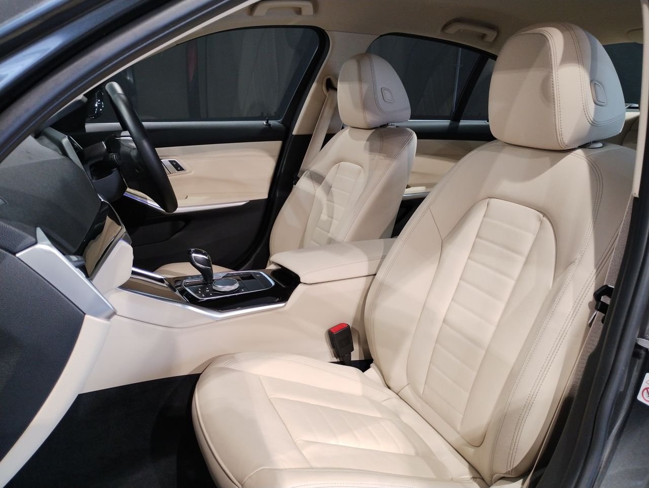 G20 320d xDrive RHD Saloon
