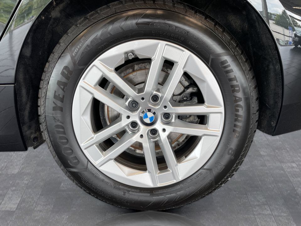 BMW 218