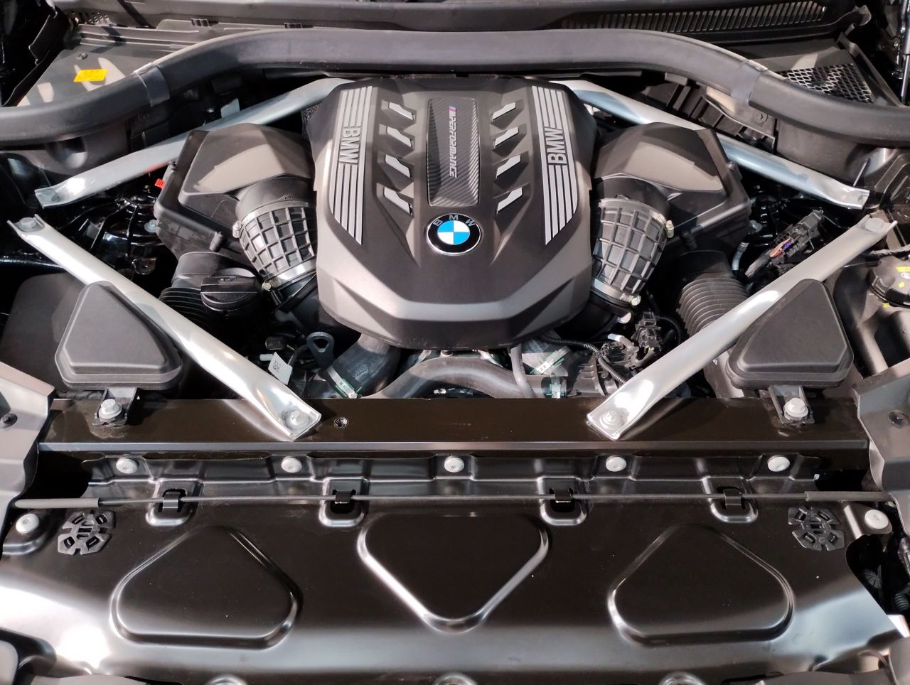 X* M50i RHD