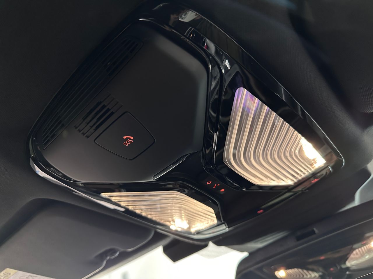 X6 M60i xDrive RHD