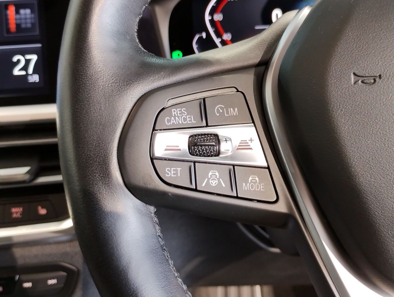 G20 320d xDrive RHD Saloon