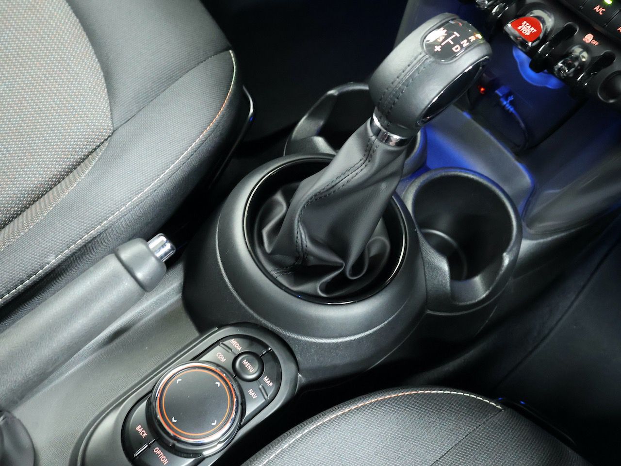 F55 COOPER D (AT)
