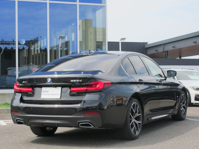520d xDrive Sedan RHD