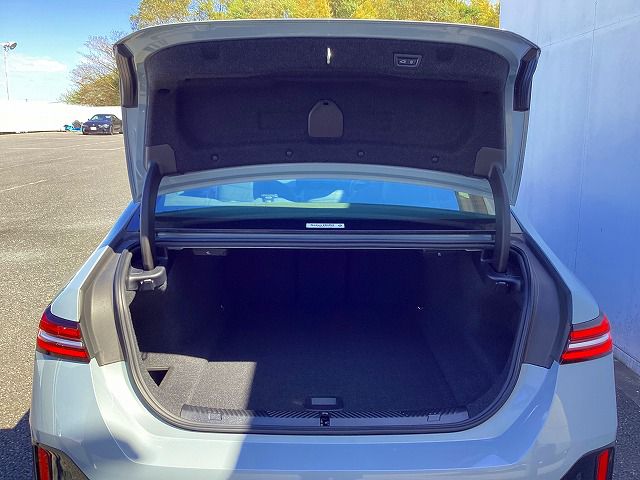 BMW i5 M60 xDrive Sedan RHD