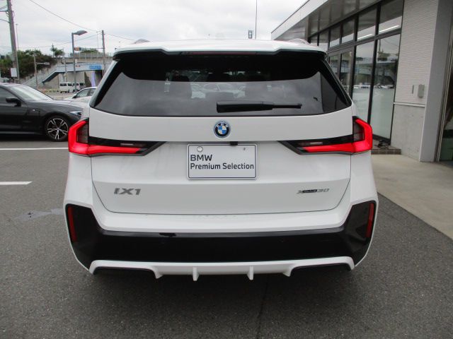 U11 iX1 xDrive30