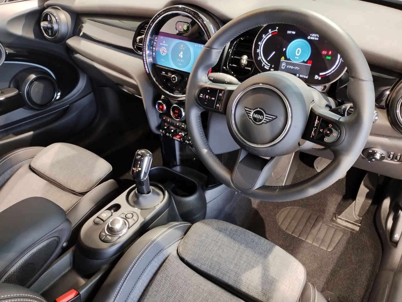 MINI Cooper F56 RHD