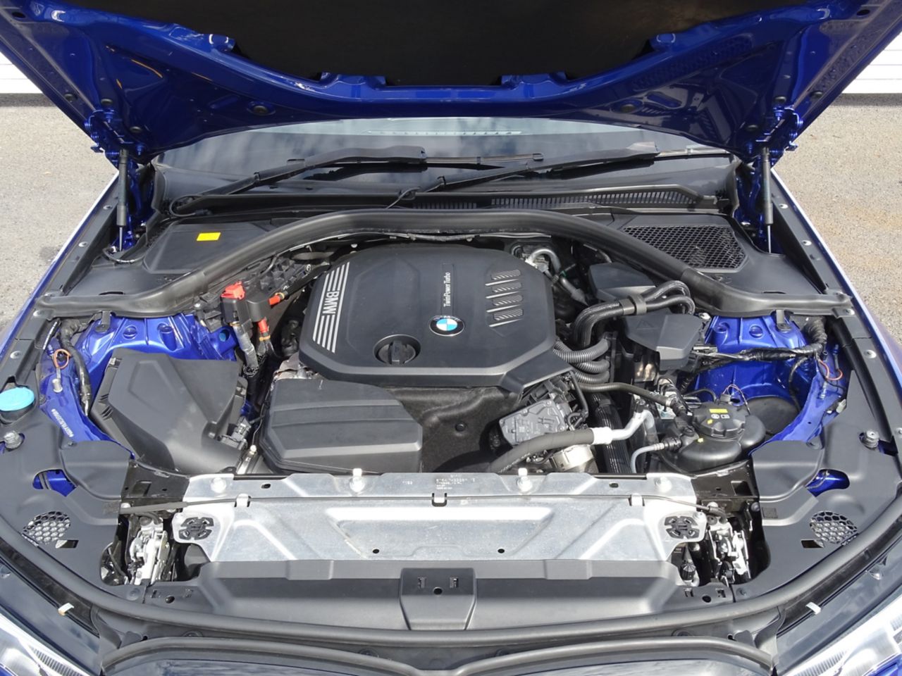 G20 320d xDrive RHD Saloon