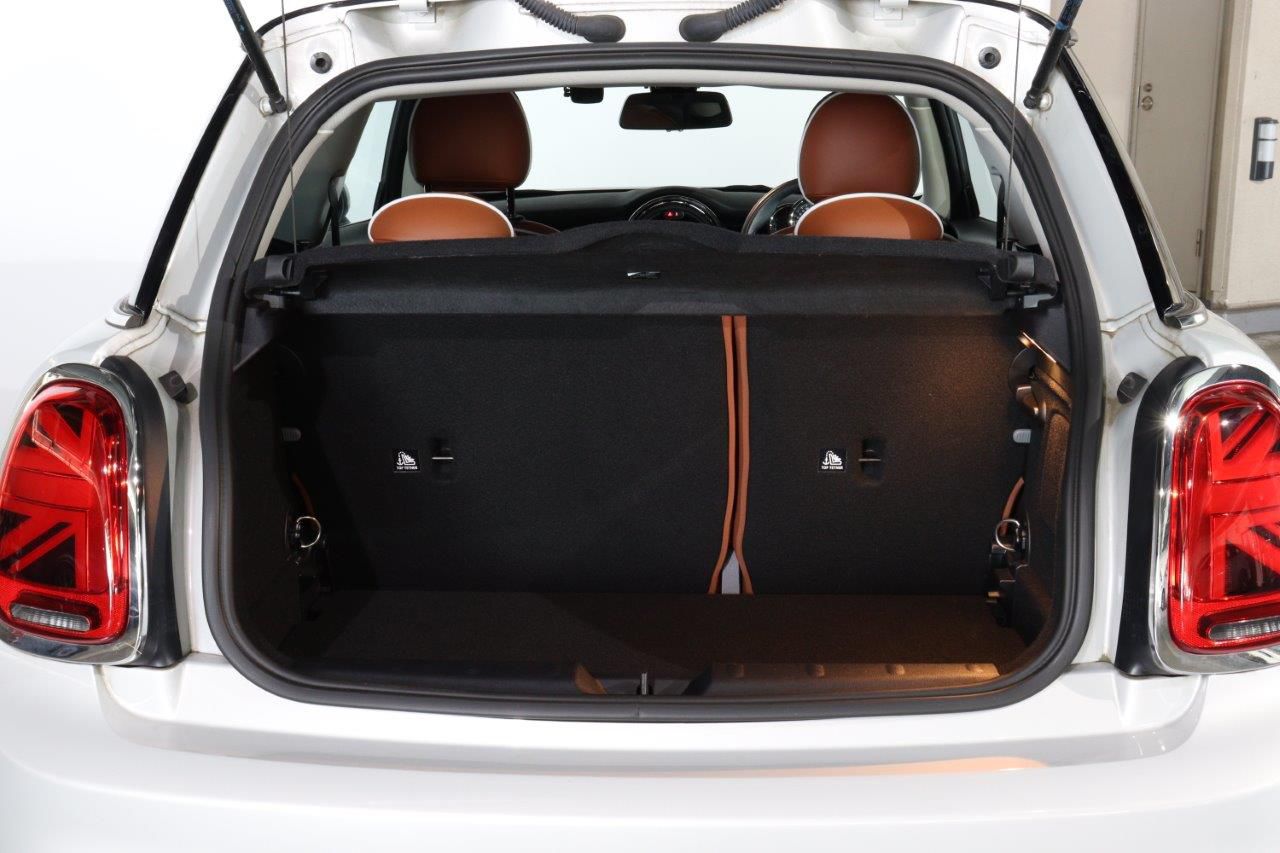 F56 COOPER S D(AT)
