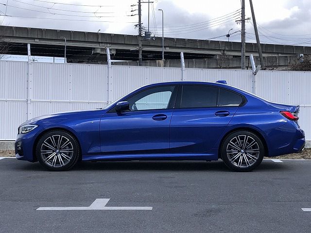 G20 320d xDrive RHD Saloon