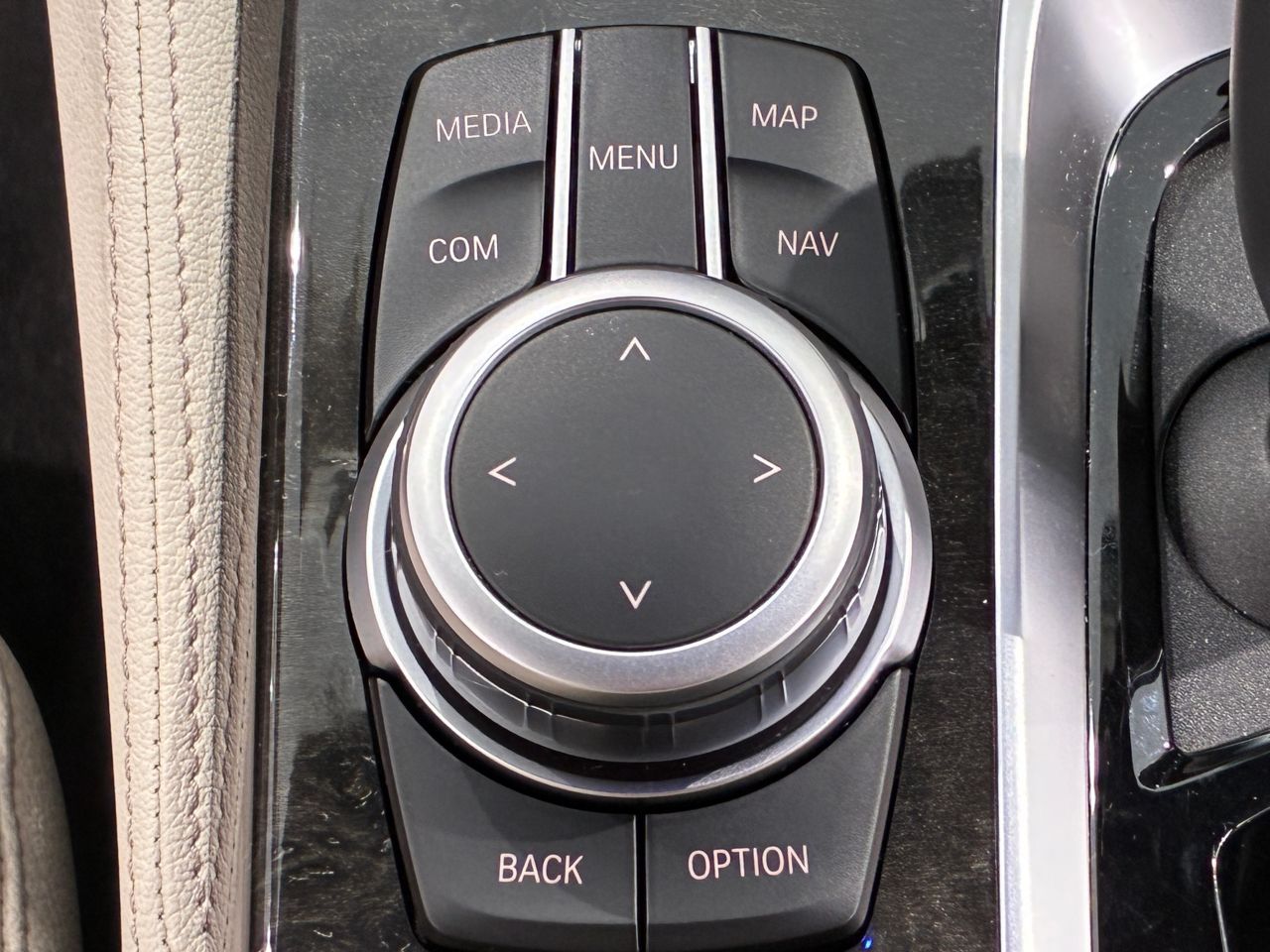 520d xDrive Sedan RHD