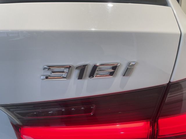 318i Touring RHD