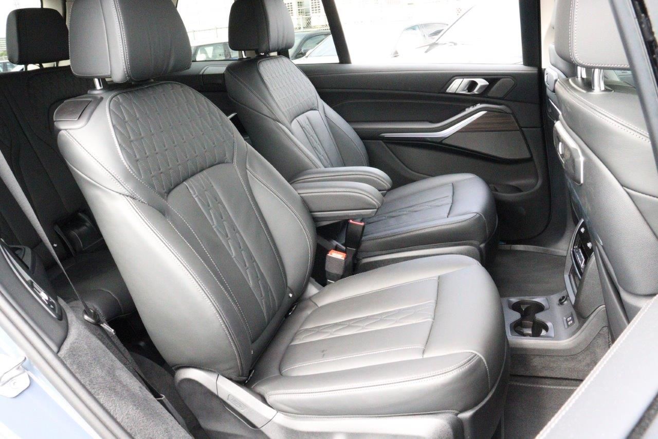 X7 xDrive40d RHD US