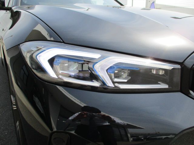 320d xDrive Berline RHD