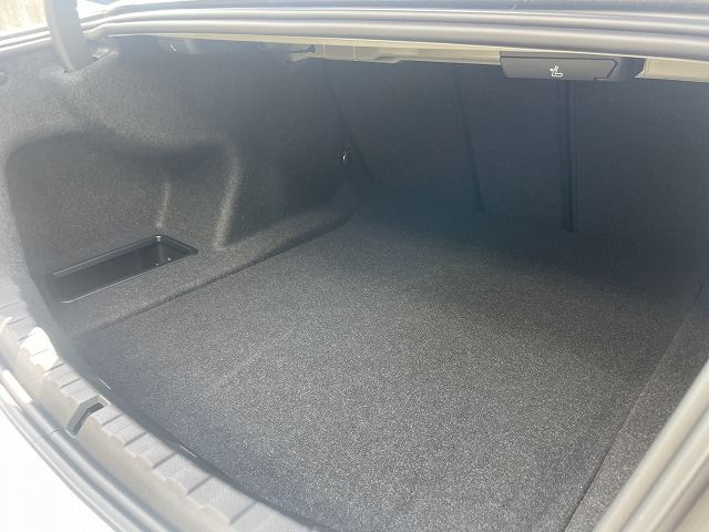 G20 320i Saloon RHD TU