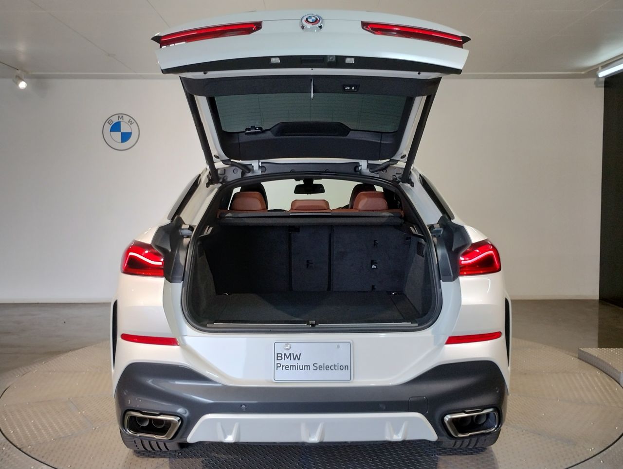 X* M50i RHD