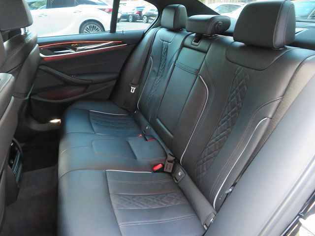 530e Sedan RHD