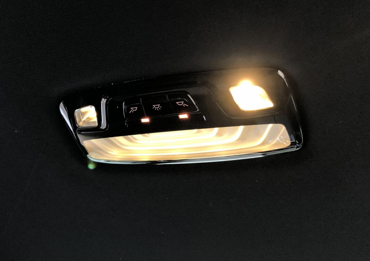 520d xDrive Sedan RHD