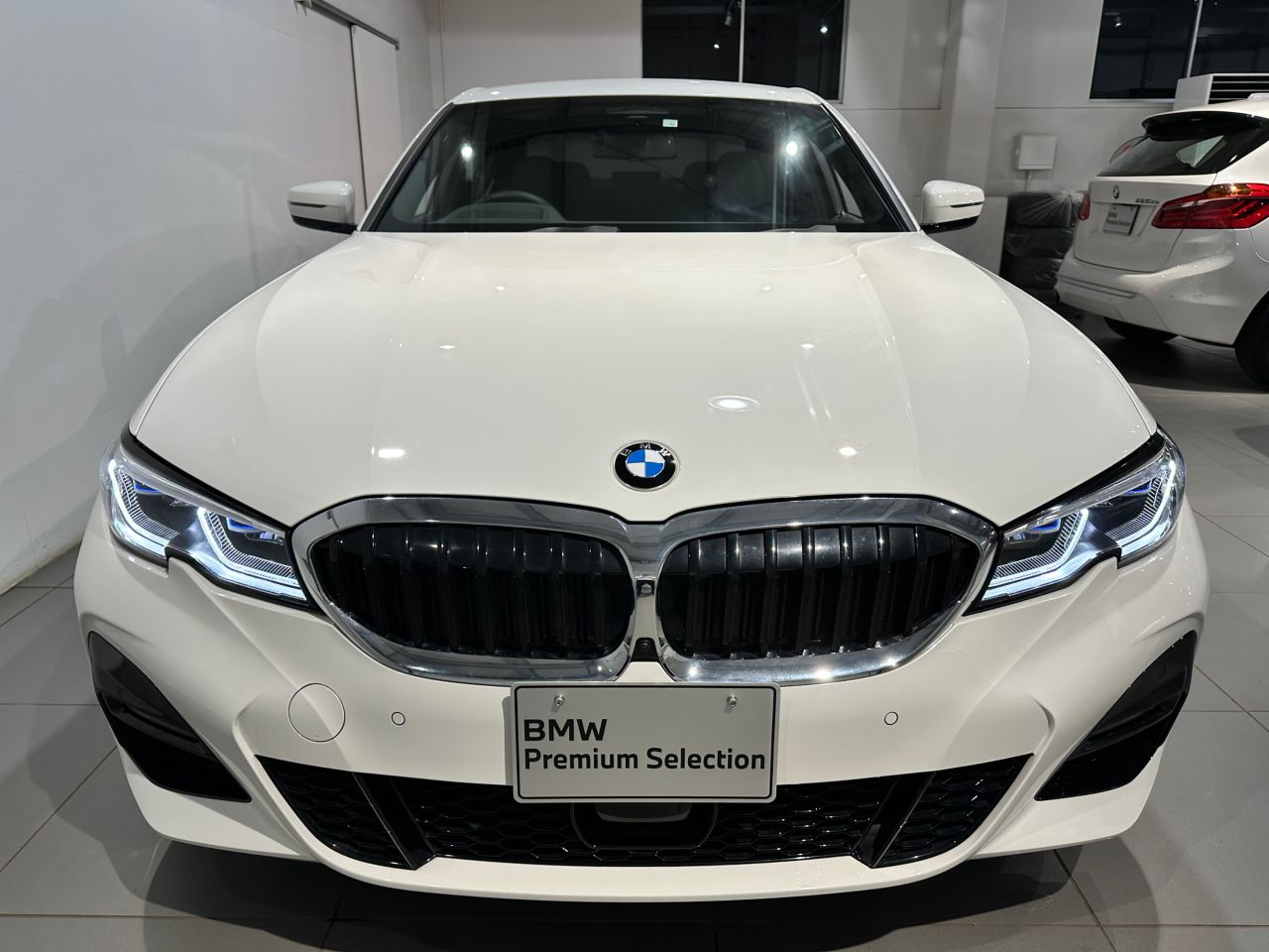 G20 330e Saloon RHD