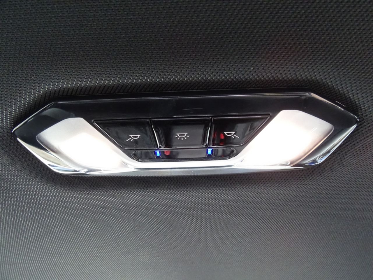 G20 320d xDrive RHD Saloon