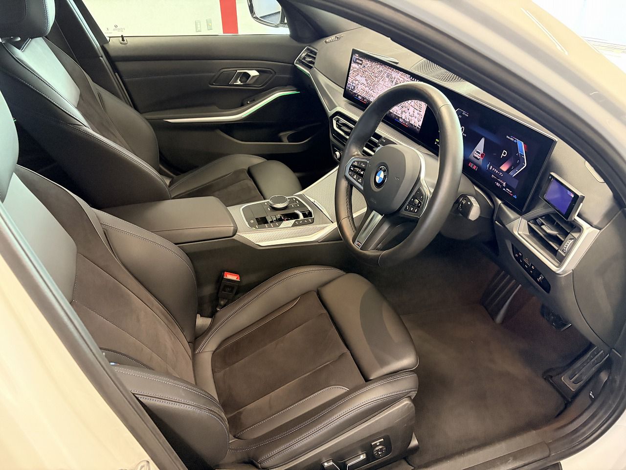 320d xDrive Berline RHD