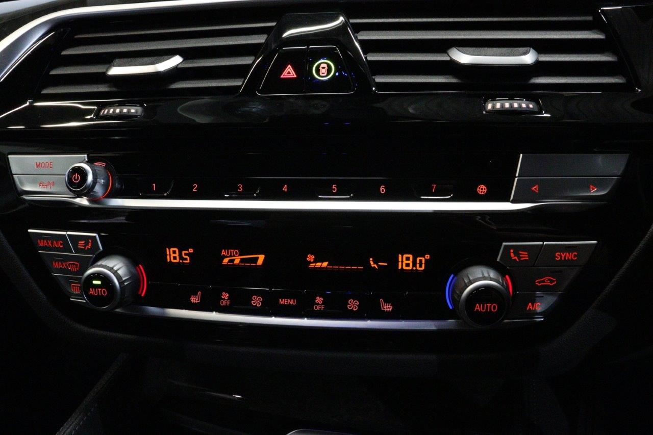 520d xDrive Sedan RHD