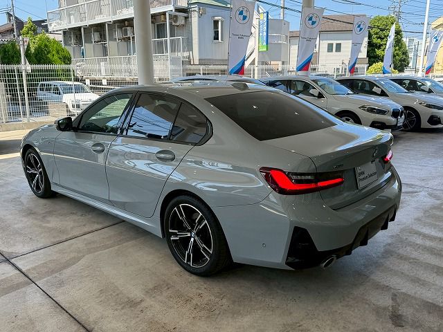 320d xDrive Berline RHD