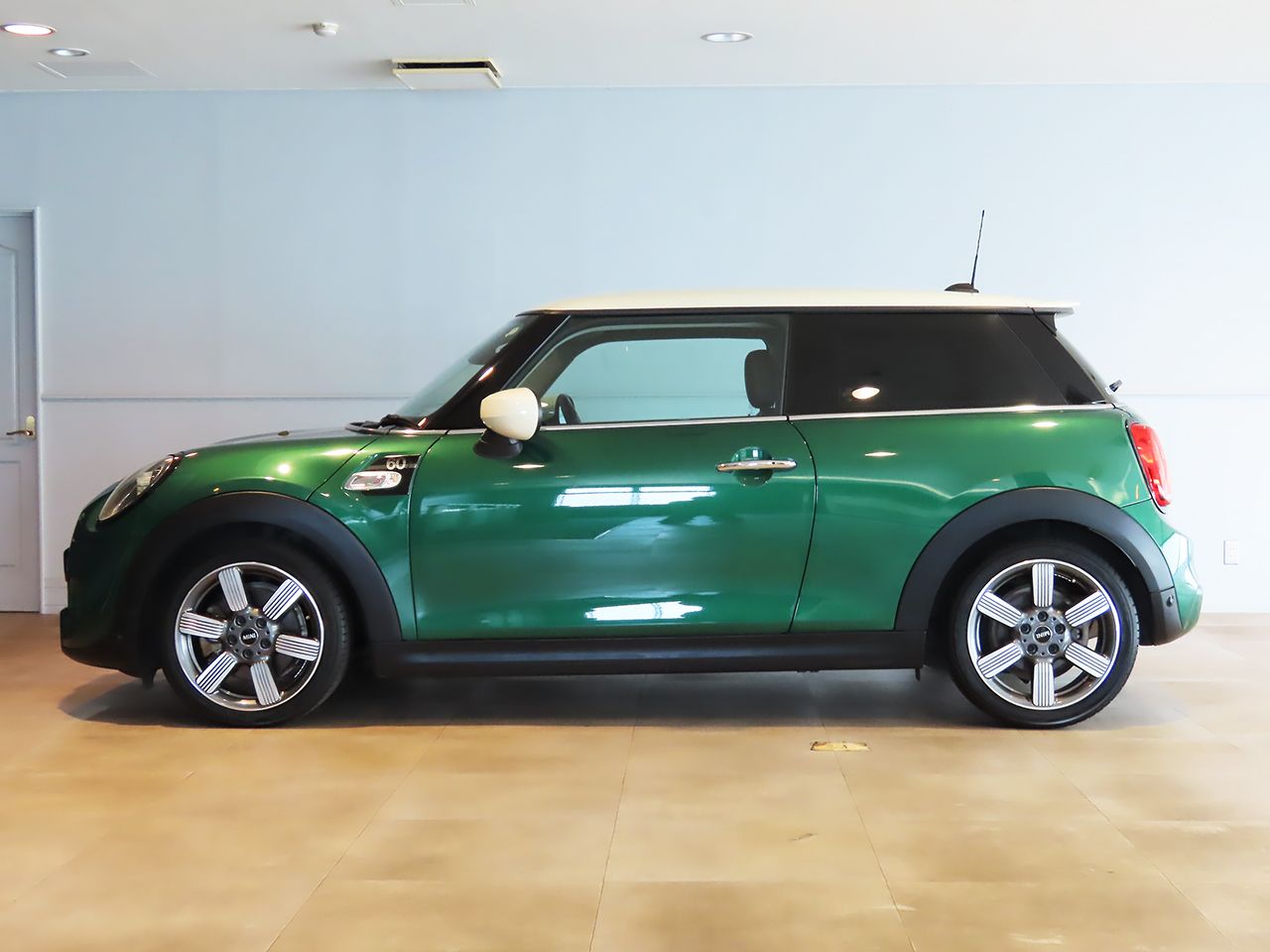 F56 COOPER S D(AT)