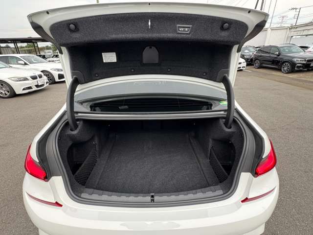 G20 320i Saloon RHD TU